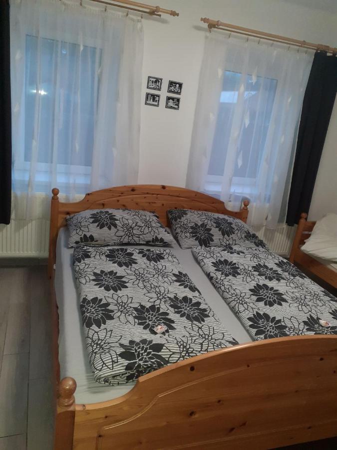 Oazis Apartman Sárospatak Exterior foto