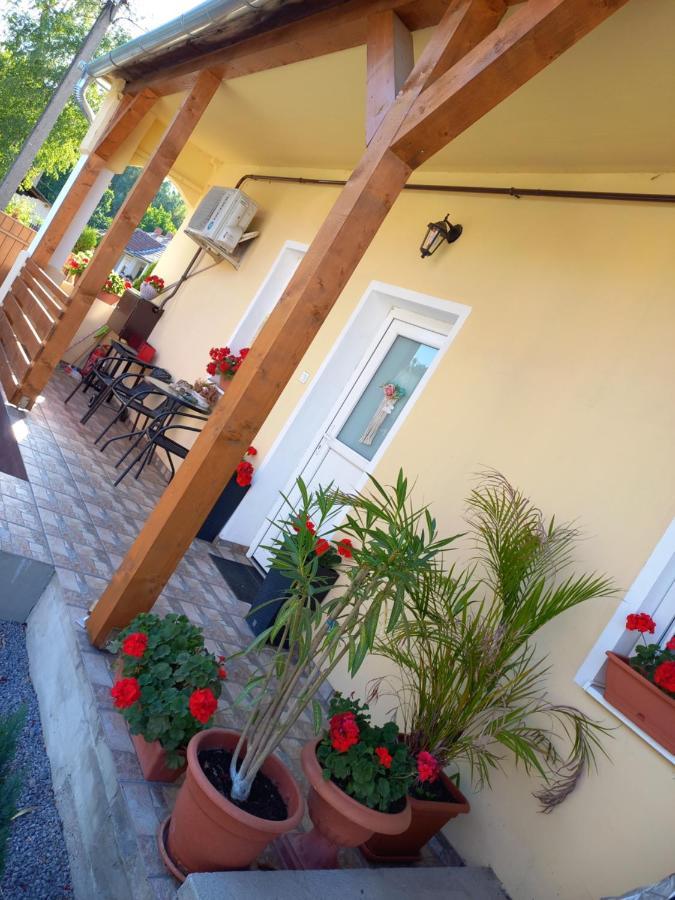 Oazis Apartman Sárospatak Exterior foto