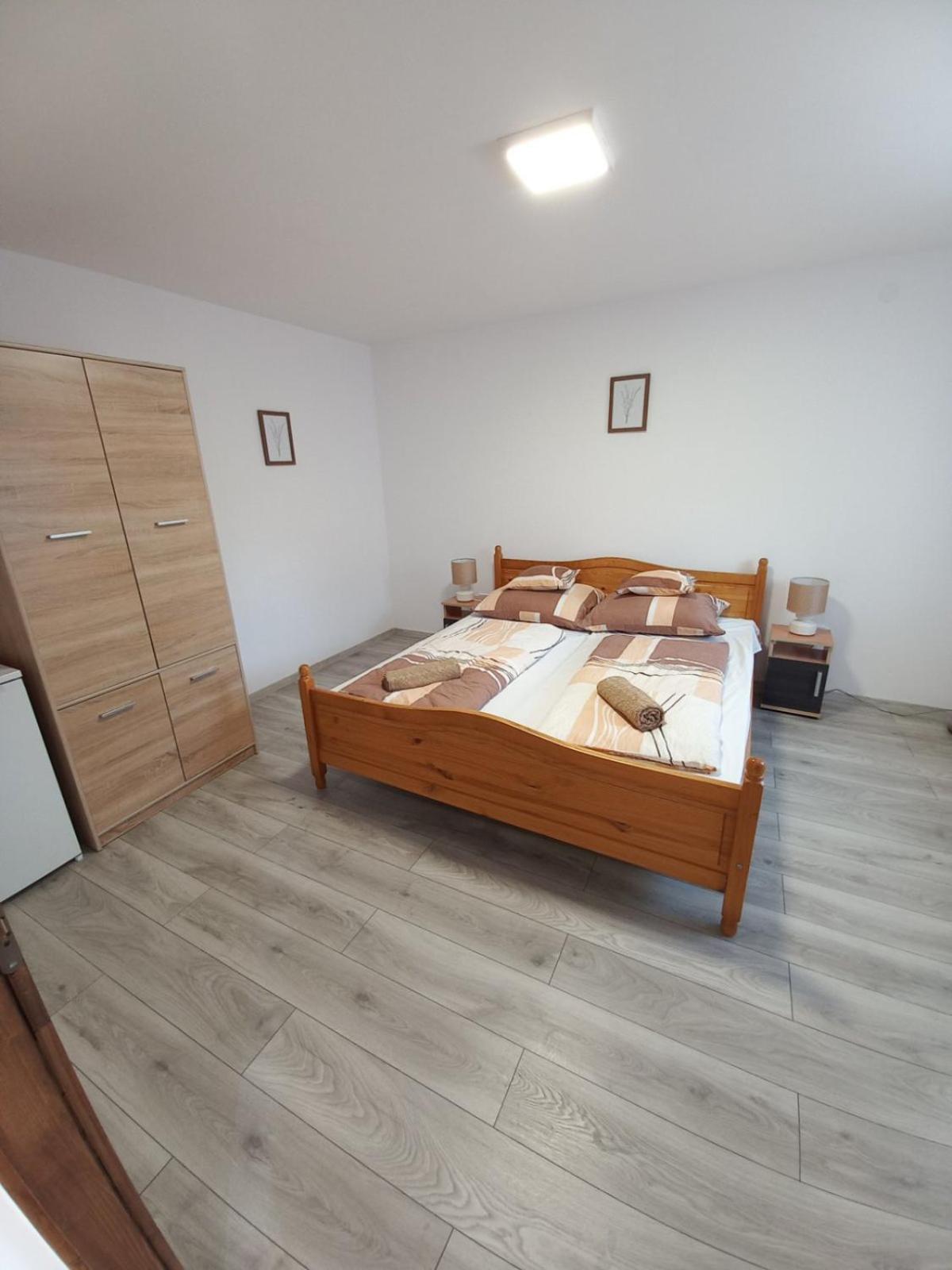 Oazis Apartman Sárospatak Exterior foto